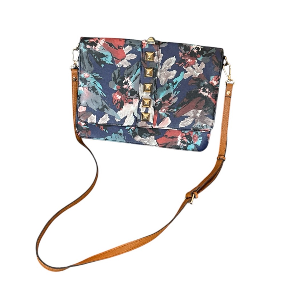 Steve Madden Navy Floral Flap Studded
Soulder Bag/Crossbody Bag Brown strap